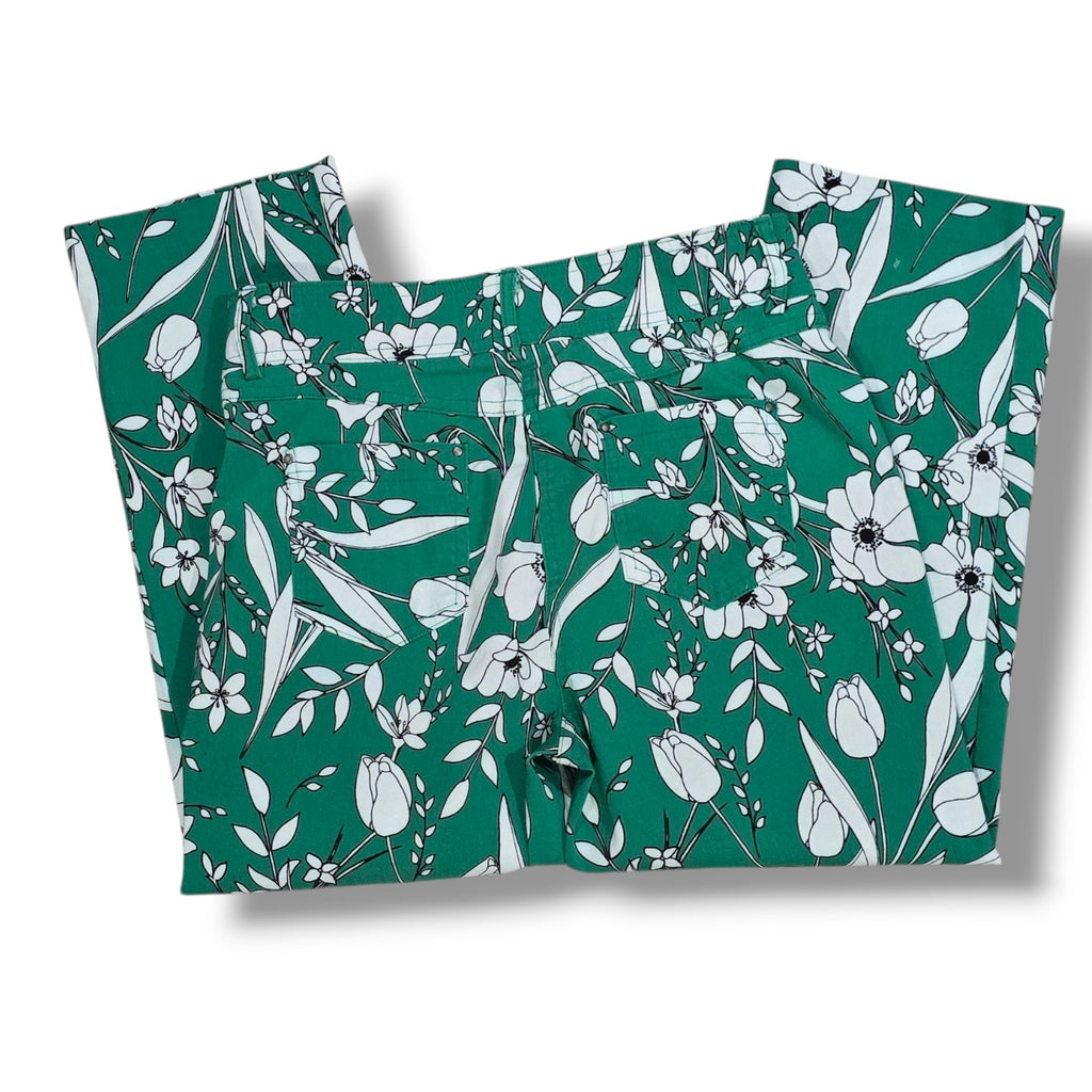 89th & Madison Women’s Green Floral Print Capri Pants – Size 8
