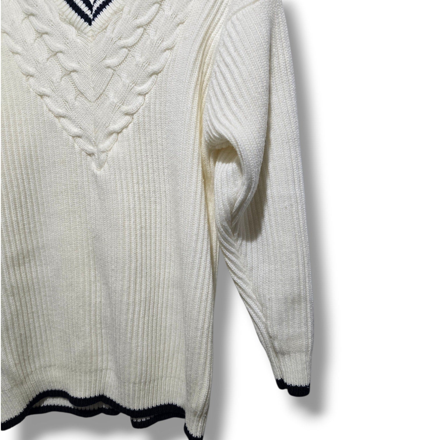 Venezia Jeans Co. Women's Plus Size 14/16 cream Cable Knit V-Neck Sweater