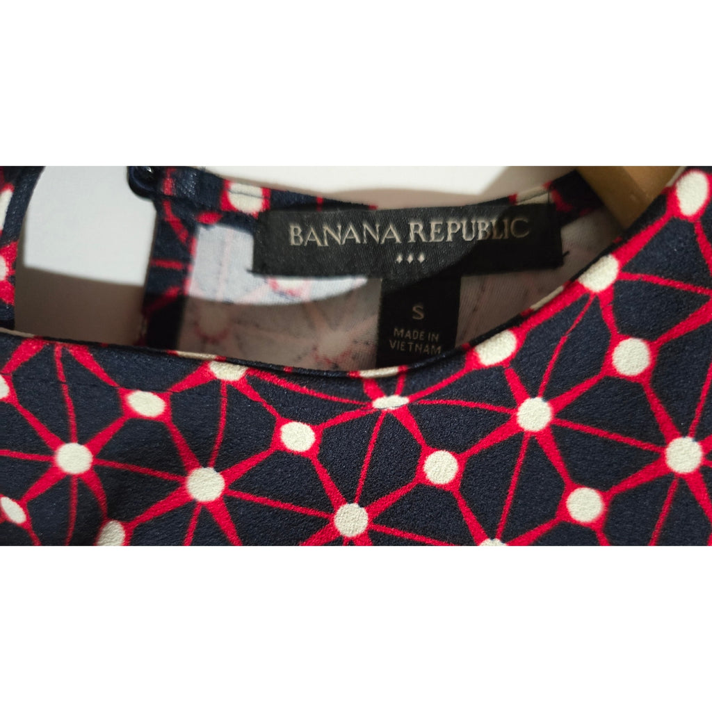 Banana Republic Women’s Burgundy Geometric Sleeveless Shift Dress – Size Small