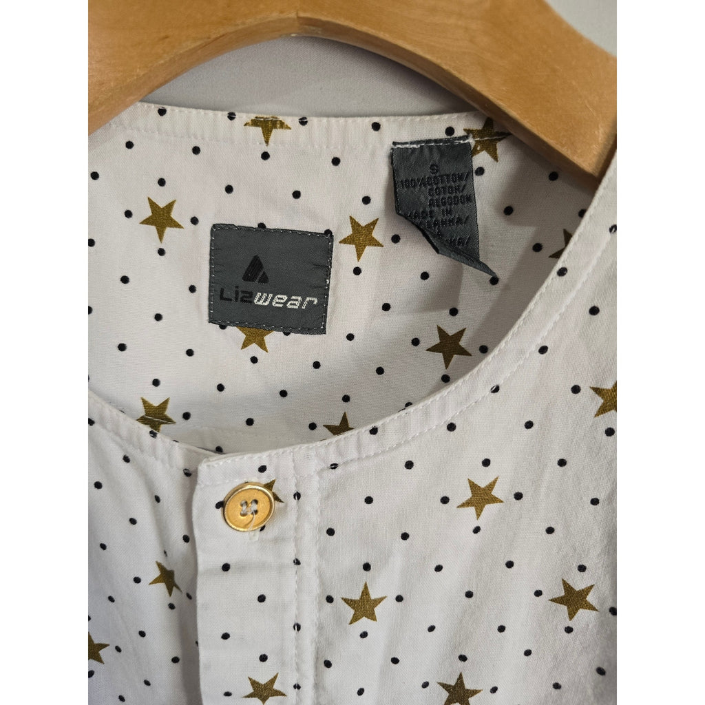Lizwear Men's Short Sleeve Button-Down Gold Star Print small