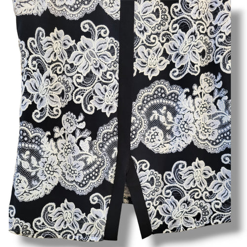 Ava James Black & White Floral Split-Back Blouse – Women’s Medium