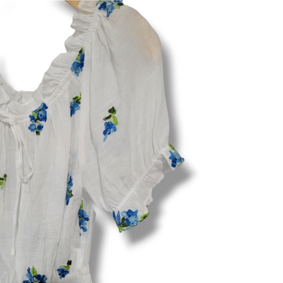 Meraki Women’s White Blue Floral Boho Peasant Blouse - Medium