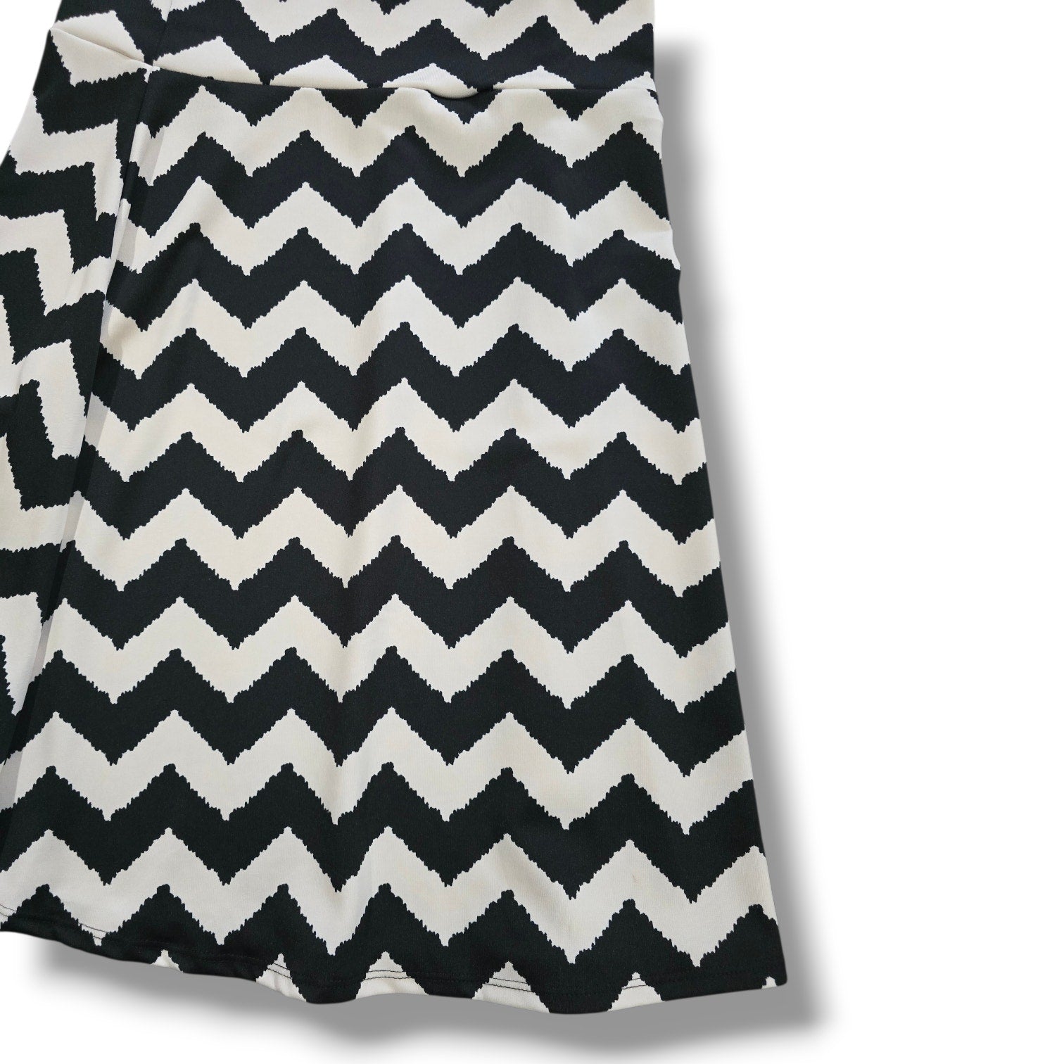 LuLaRoe Black & White Chevron Print A-Line Midi Skirt – XL