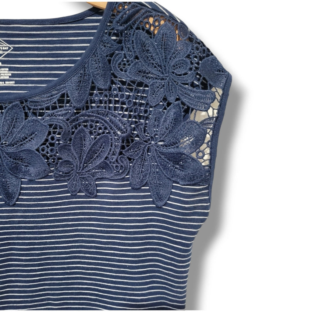 St. John’s Bay Women’s Blue Striped Lace Detail Sleeveless Top Sz Medium