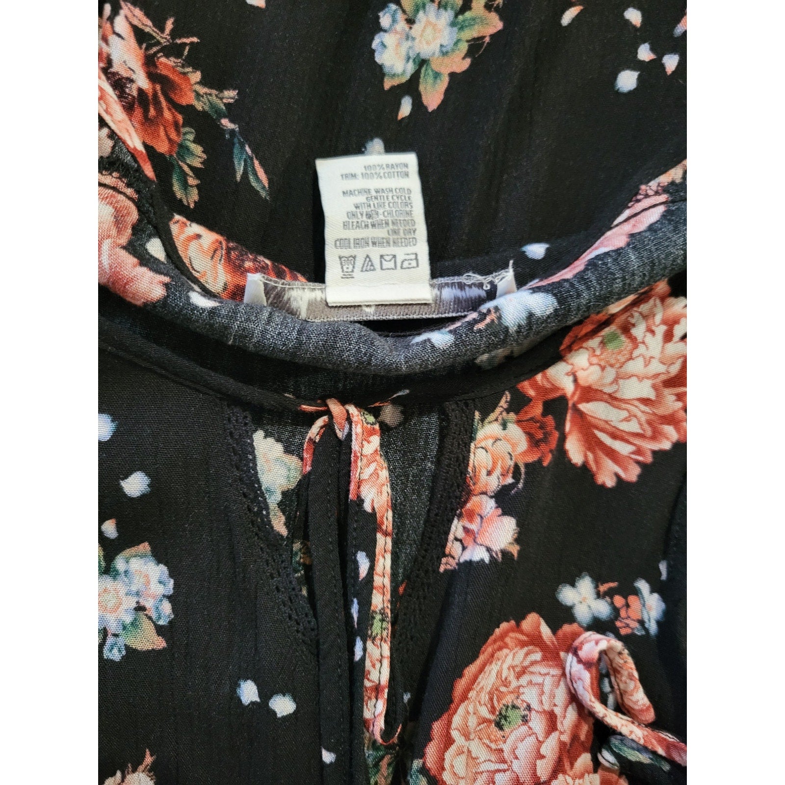 American Rag Cie Juniors Black Floral Lace-Up Bell Sleeve Dress – Size Small