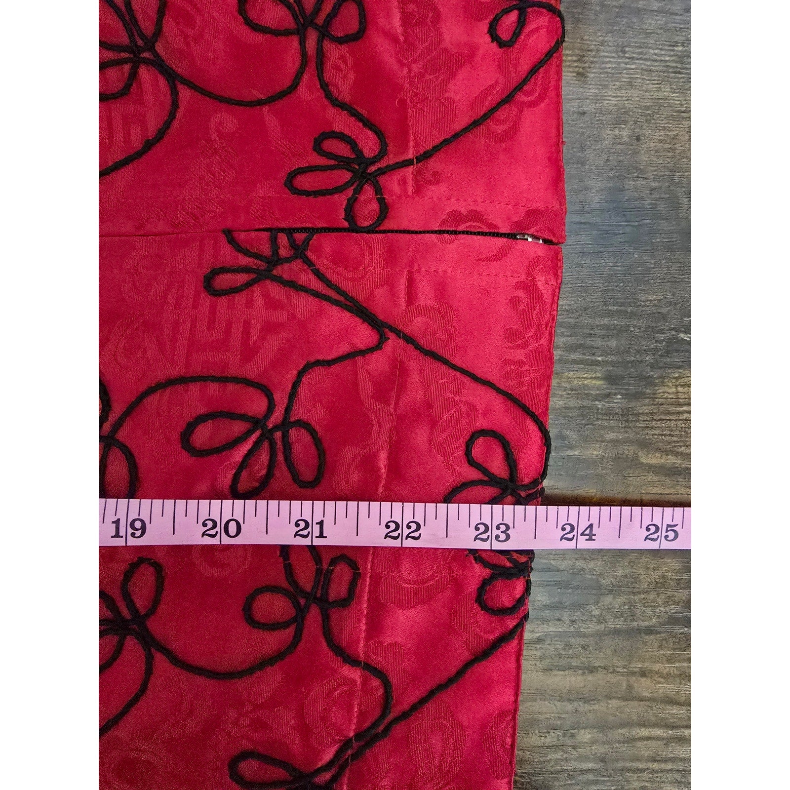 Chico's Design Vintage Women's Size 3 Red Silk Black Embroidered Zip Jacket
