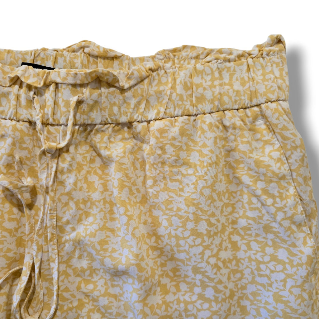 Banana Republic Women’s Yellow Floral Print Drawstring Shorts – Size Small