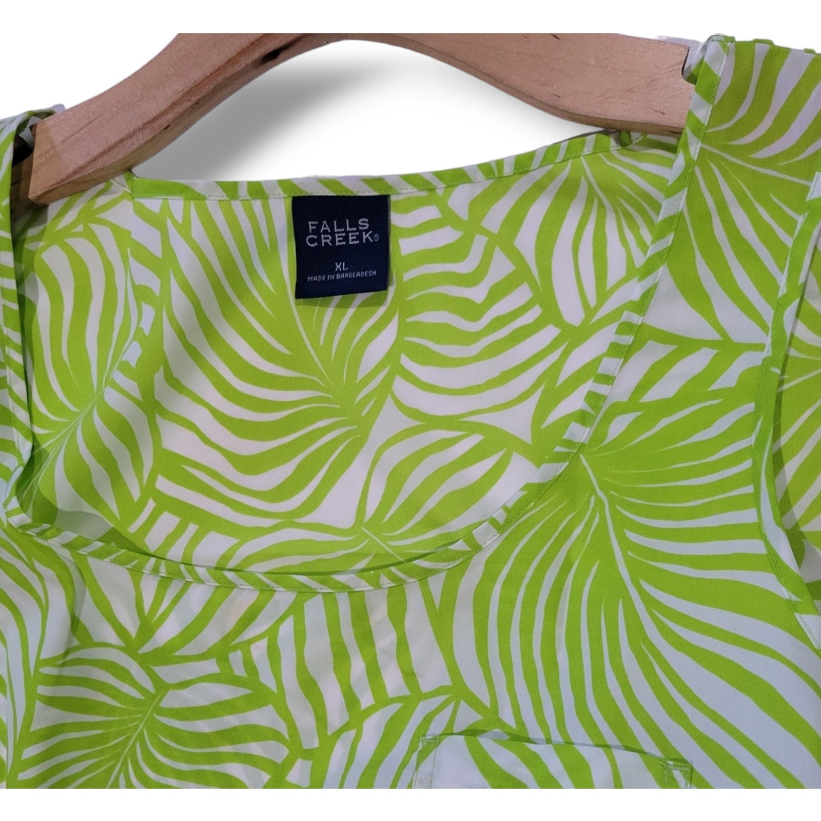 Falls Creek Green Botanical Leaf Sleeveless Blouse – XL, Lightweight