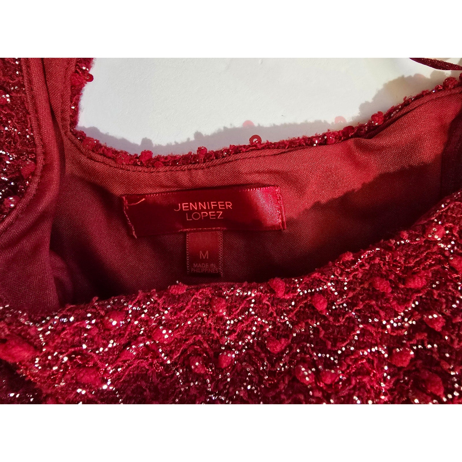 JLO Jennifer Lopez Women’s Burgundy Metallic Long Sleeve V-Back Pullover Sweater