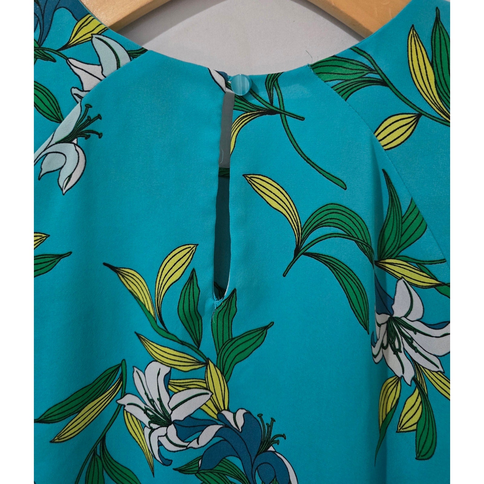 Worthington Petite Women’s Teal Floral Flutter Sleeve Blouse – Size PS