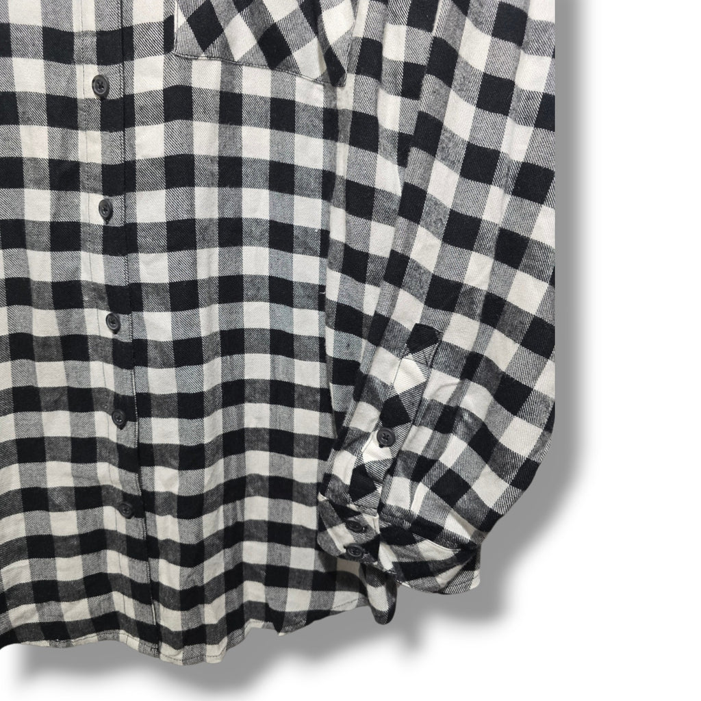 Torrid Size 3 Black White Buffalo Plaid Button Down Flannel Shirt Plus Size