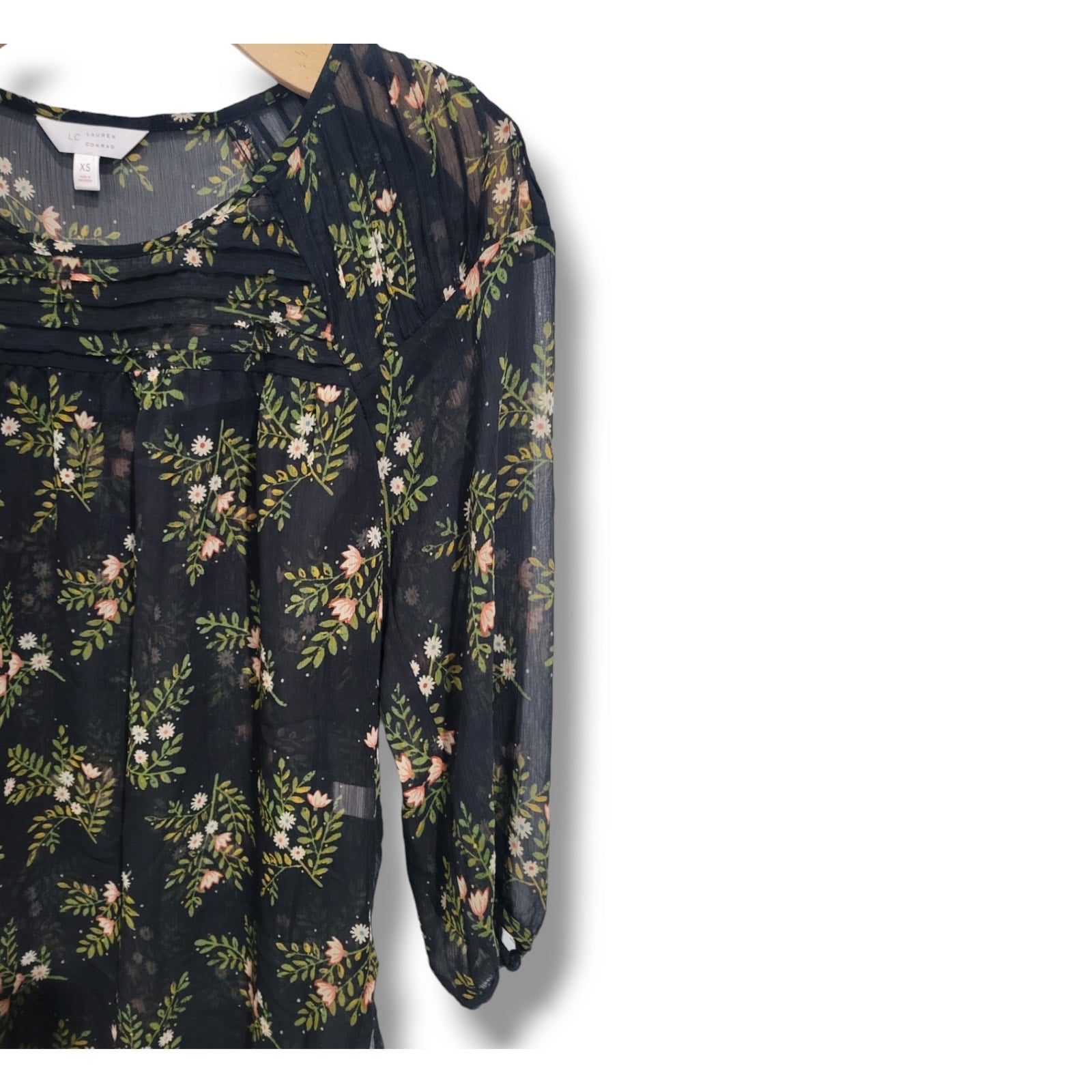 LC Lauren Conrad Women’s Black Floral Semi-Sheer Pullover Blouse – Size XS