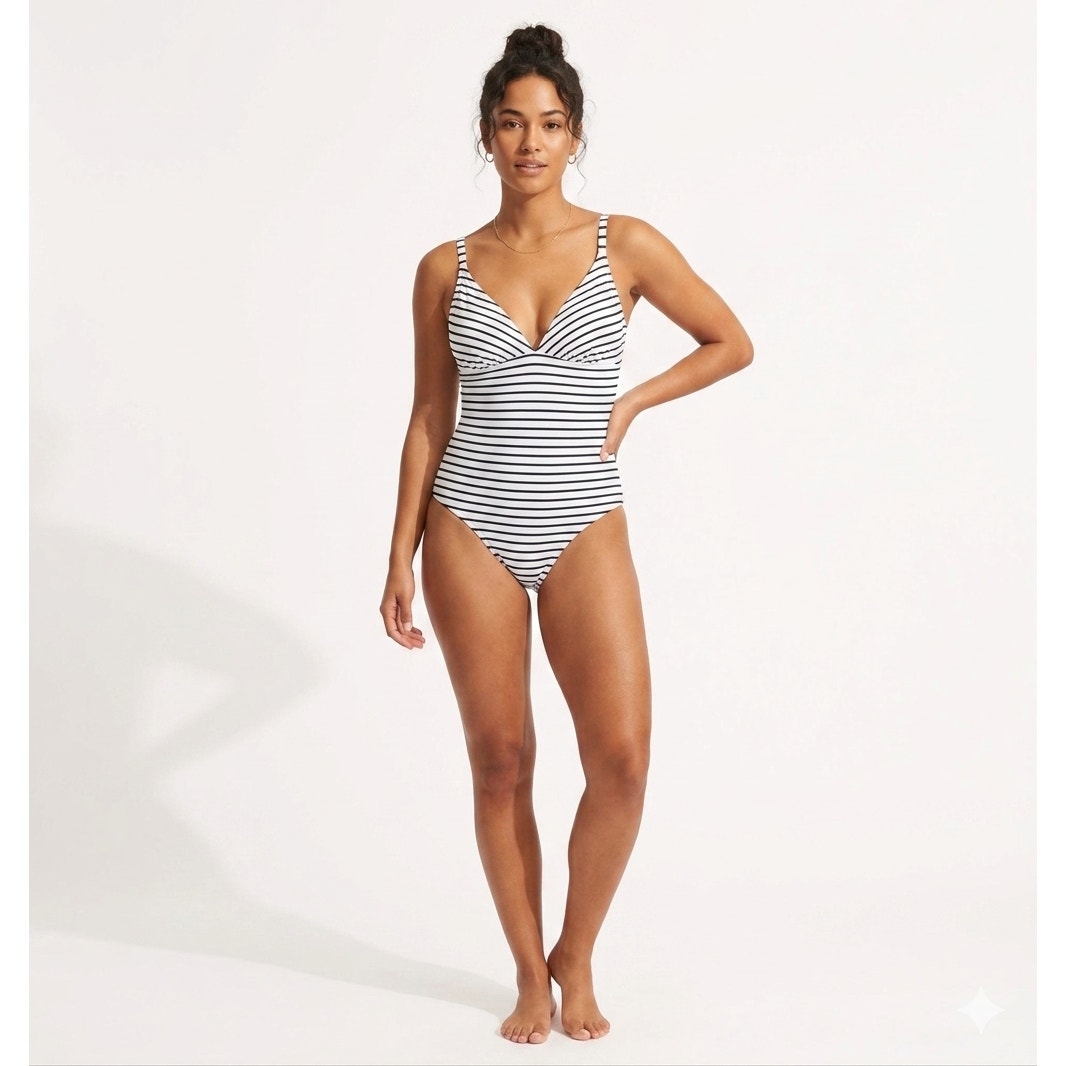 Kona Sol Women’s Striped One-Piece Swimsuit – Size Large (NWOT)