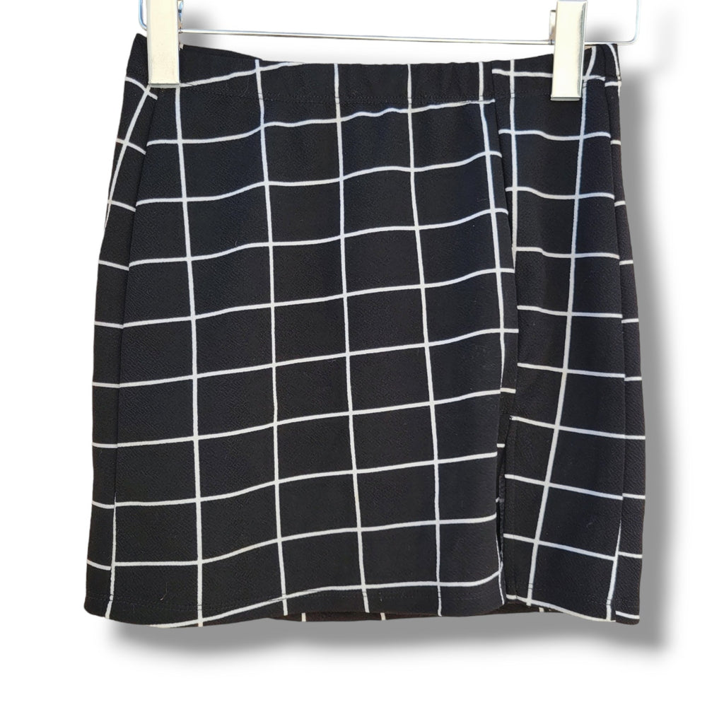 SHEIN Women’s Black Grid Plaid Mini Skirt - XS, Trendy Slit Detail