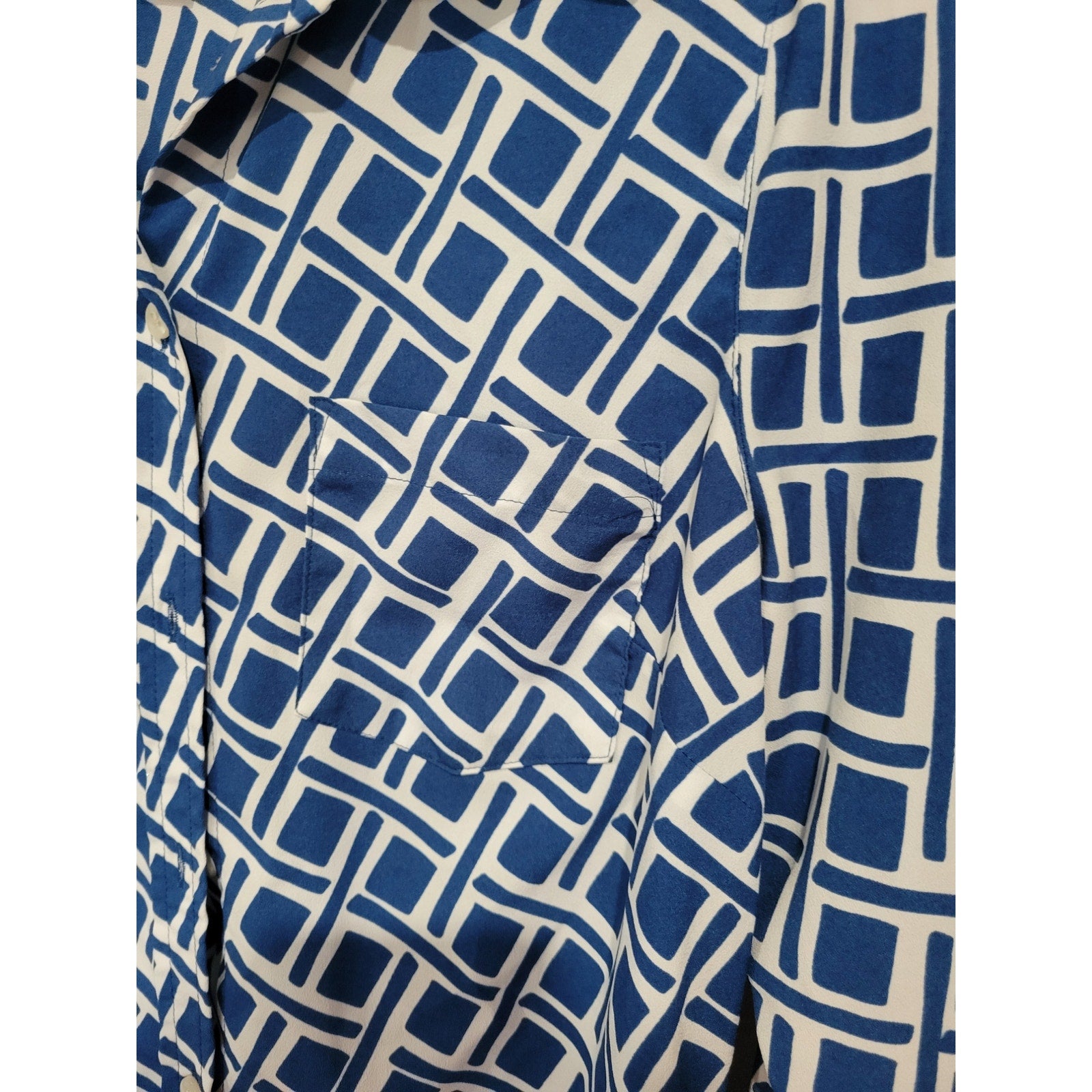 Merona Women’s Blue White Geometric Button-Down Blouse - XS