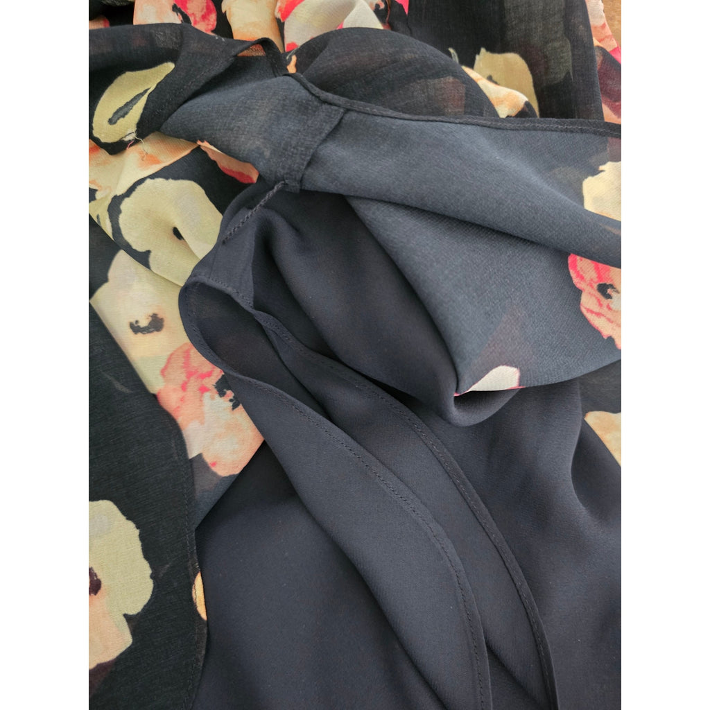 Cabi women's Floral V-Neck Long Sleeve Lined Blouse Black Size XS