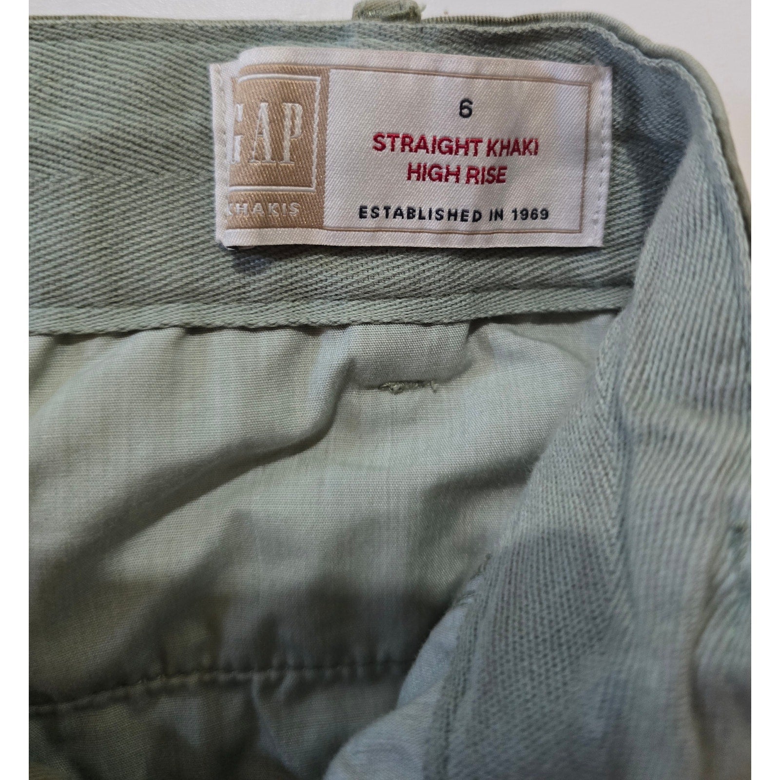 GAP Women’s High Rise Camo Girlfriend Chino Pants Size 6