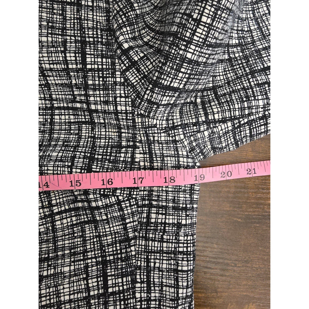 White House Black Market Women's Black White Textured Snap Front Crop Jacket