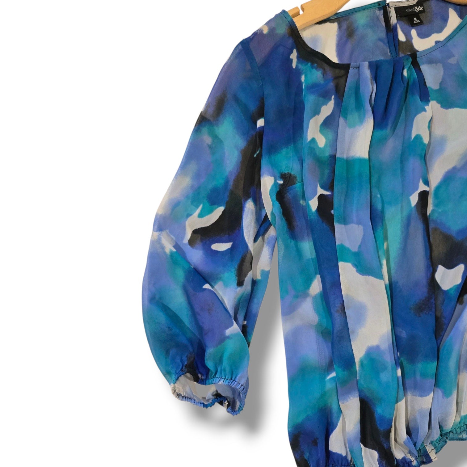 East 5th Women's Blue Watercolor Abstract Chiffon Blouse Size Medium