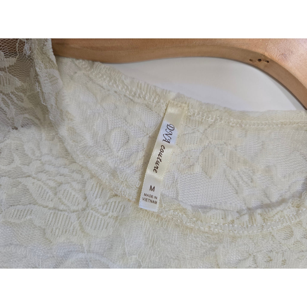 DNA Couture Women’s Off-White Lace Short Sleeve Top Medium