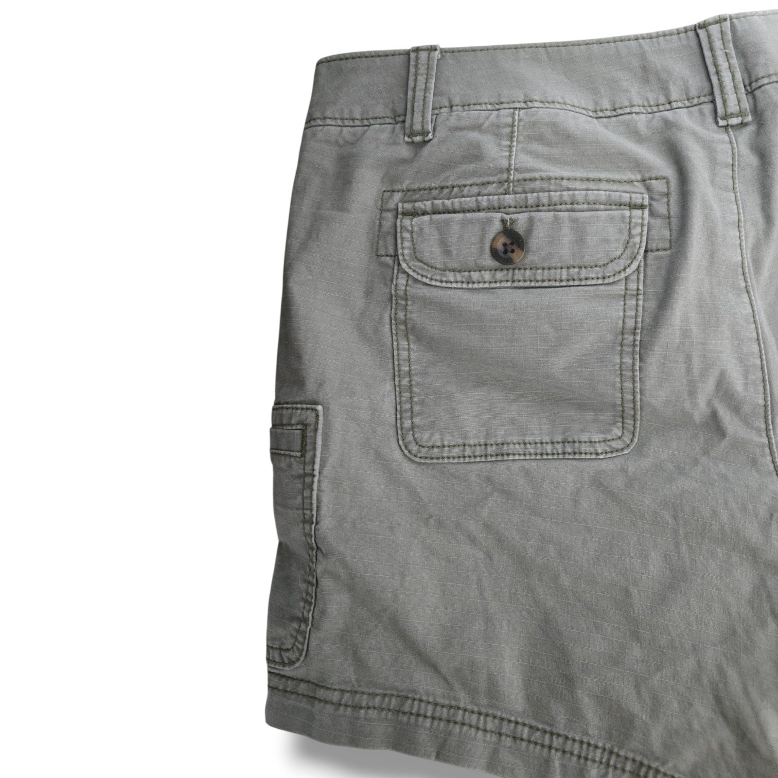 Eddie Bauer Women's Size 10 Specially Dyed Olive Green Cargo Outdoor Shorts