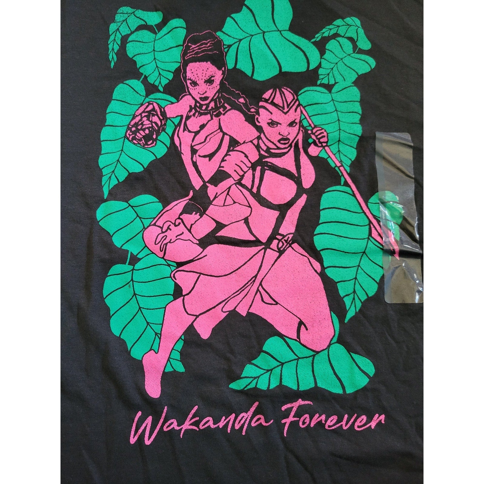 Marvel Comics Women’s Wakanda Forever Phantom Graphic T-Shirt – Medium New