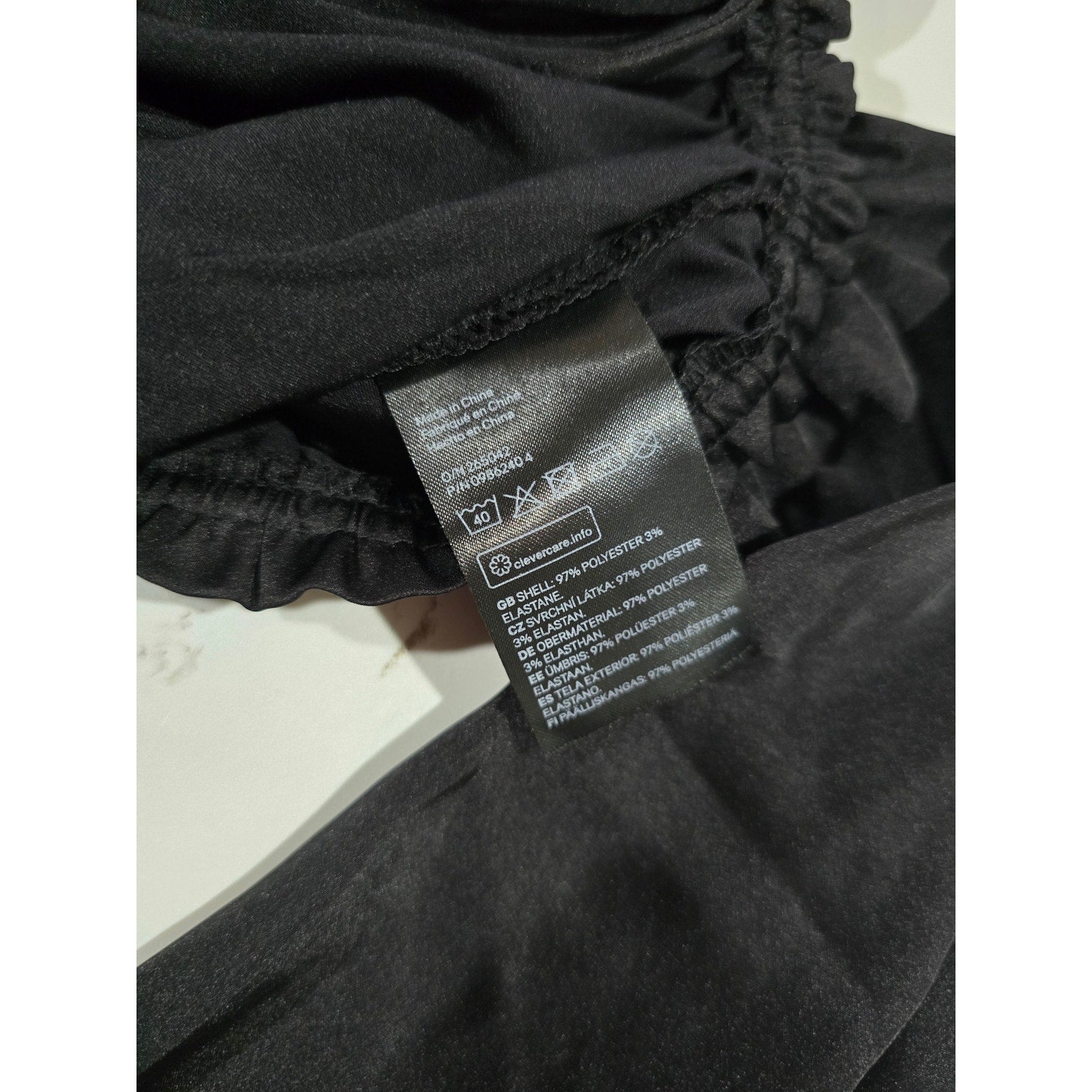 H&M Divided Women’s Black Long Sleeve Puff Crop Top – Size Medium