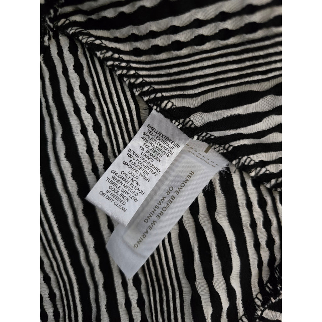 LOFT Women's Size 6 Black White Geometric Textured Knit Fit & Flare Dress