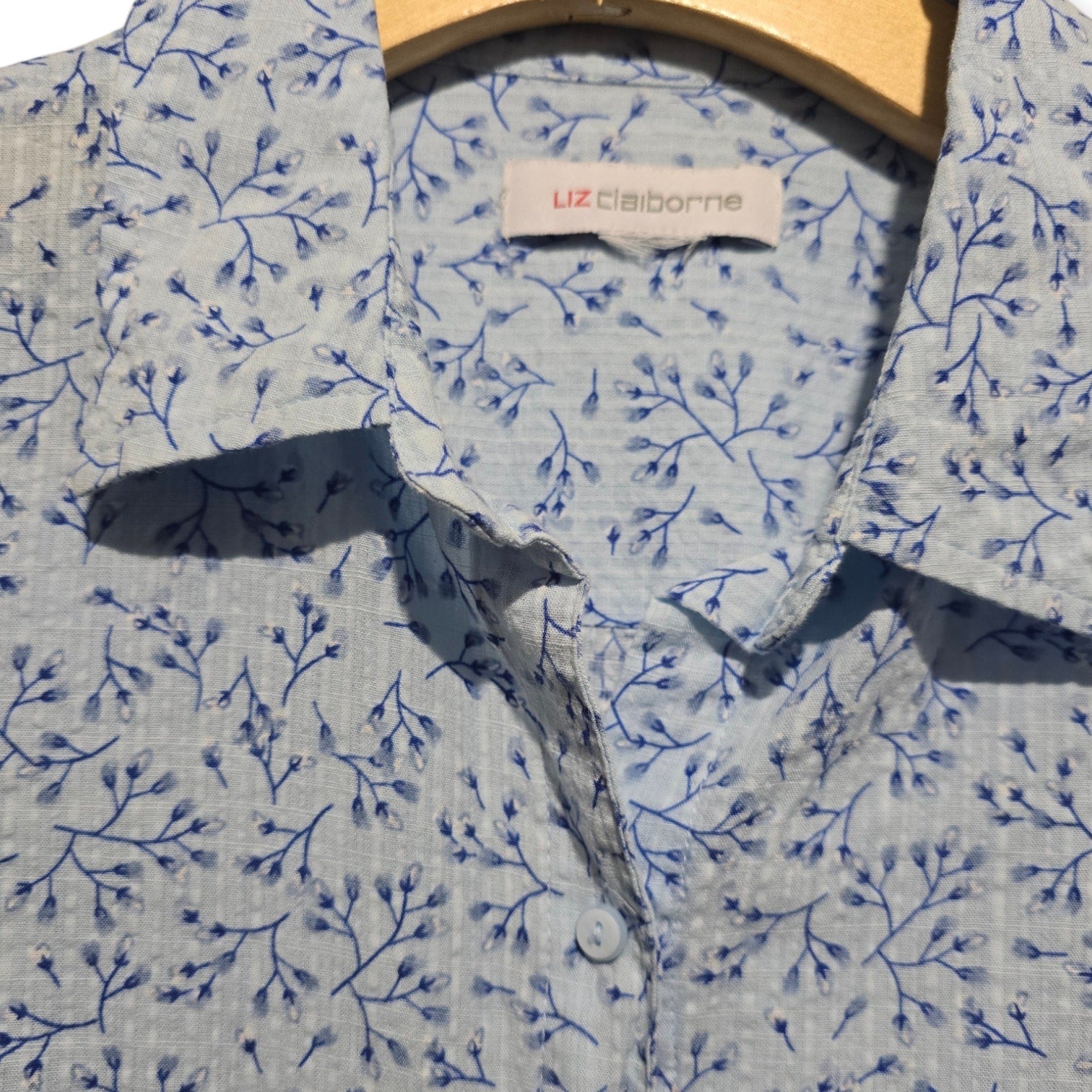 Liz Claiborne Women's Blue Floral Cotton Rayon Button Down Shirt Estimated S