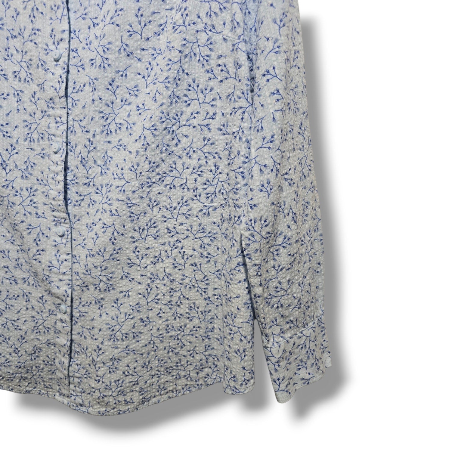 Liz Claiborne Women's Blue Floral Cotton Rayon Button Down Shirt Estimated S