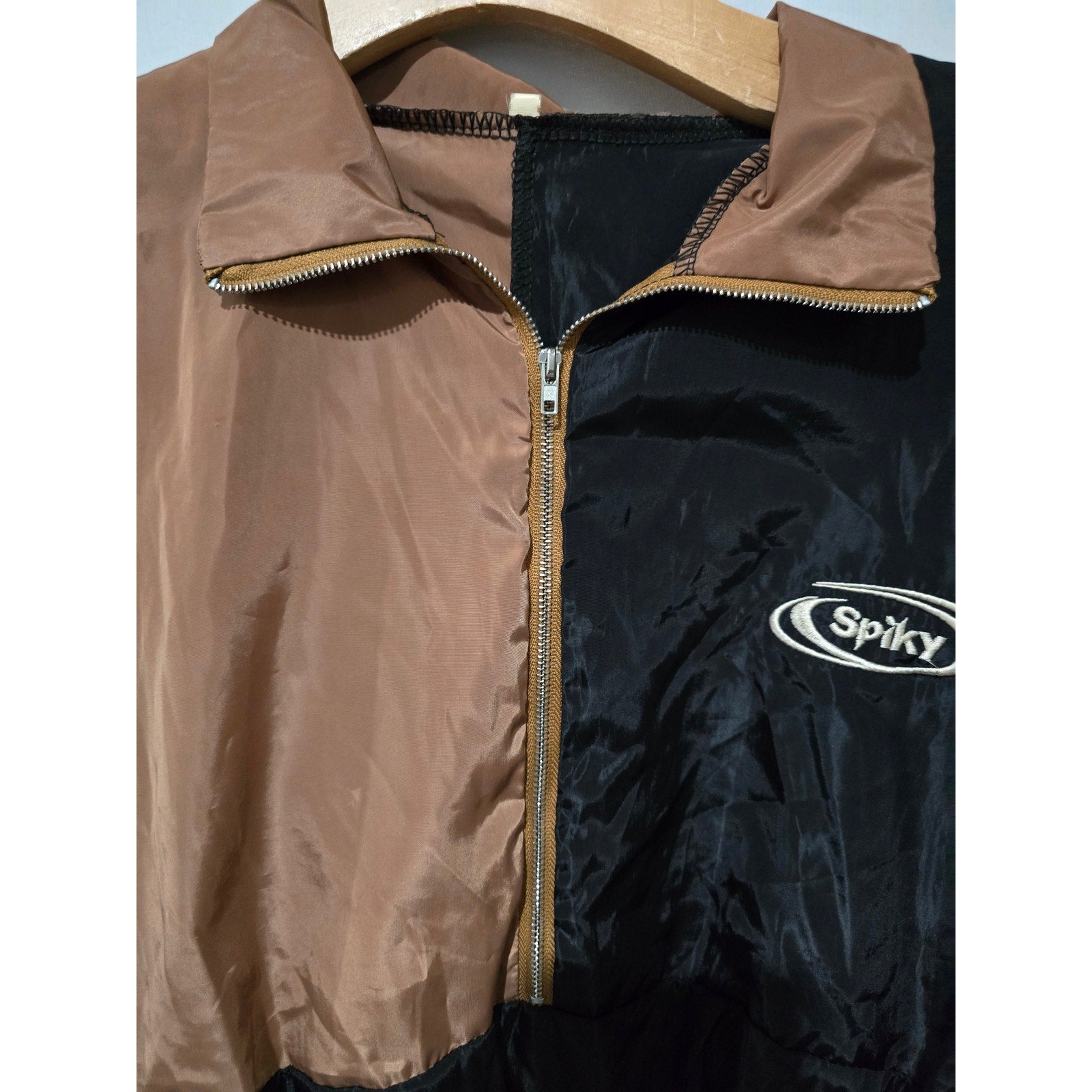 Spiky Two-Tone Black & Brown Cropped Zip Jacket – Size Small