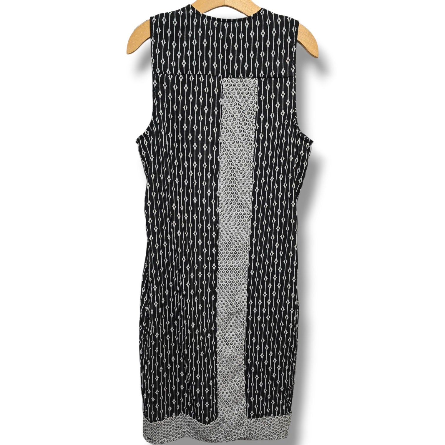 Chelsea & Theodore Women’s Black & White Geometric Open Front Long Vest – Size L