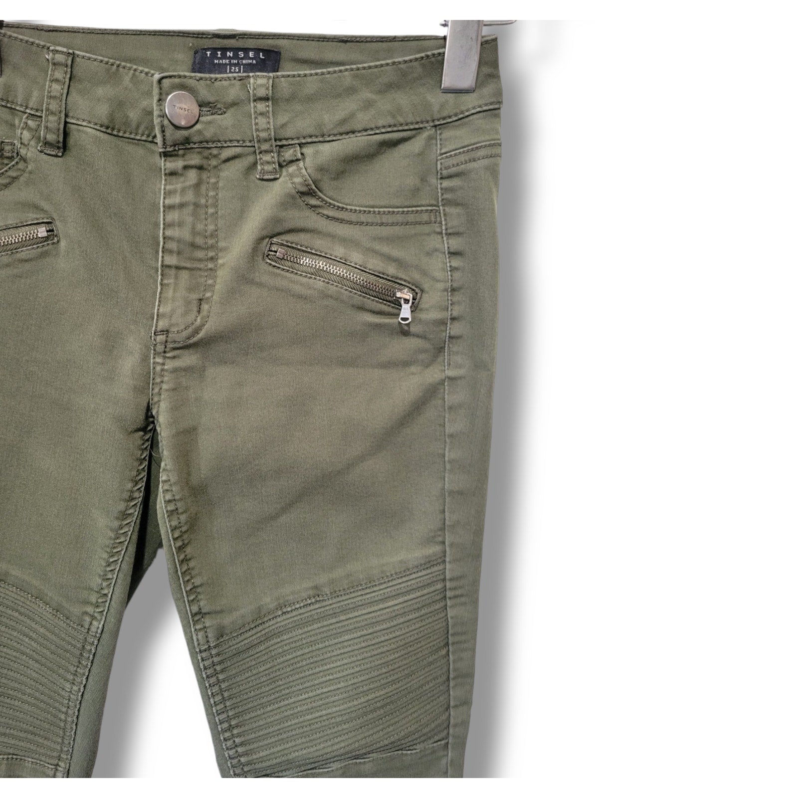 Tinsel women's military green Brian Moto Detail skinny fit pants - size 25