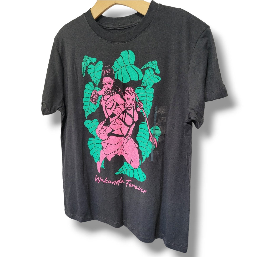Marvel Comics Women’s Wakanda Forever Phantom Graphic T-Shirt – Medium New