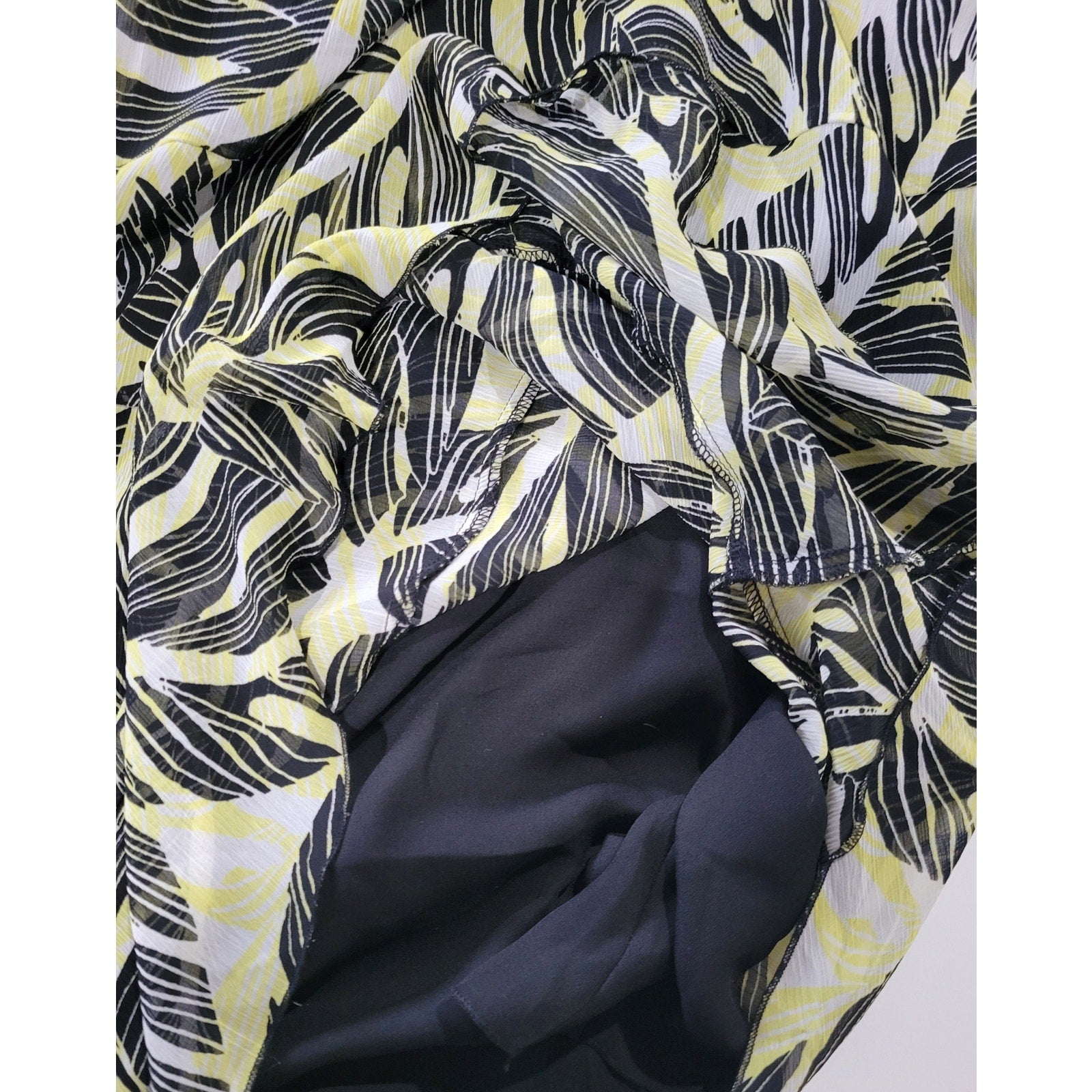 Draper’s & Damon’s Petites Tiered Midi Skirt PXL – Black Yellow Leaf Print Lined
