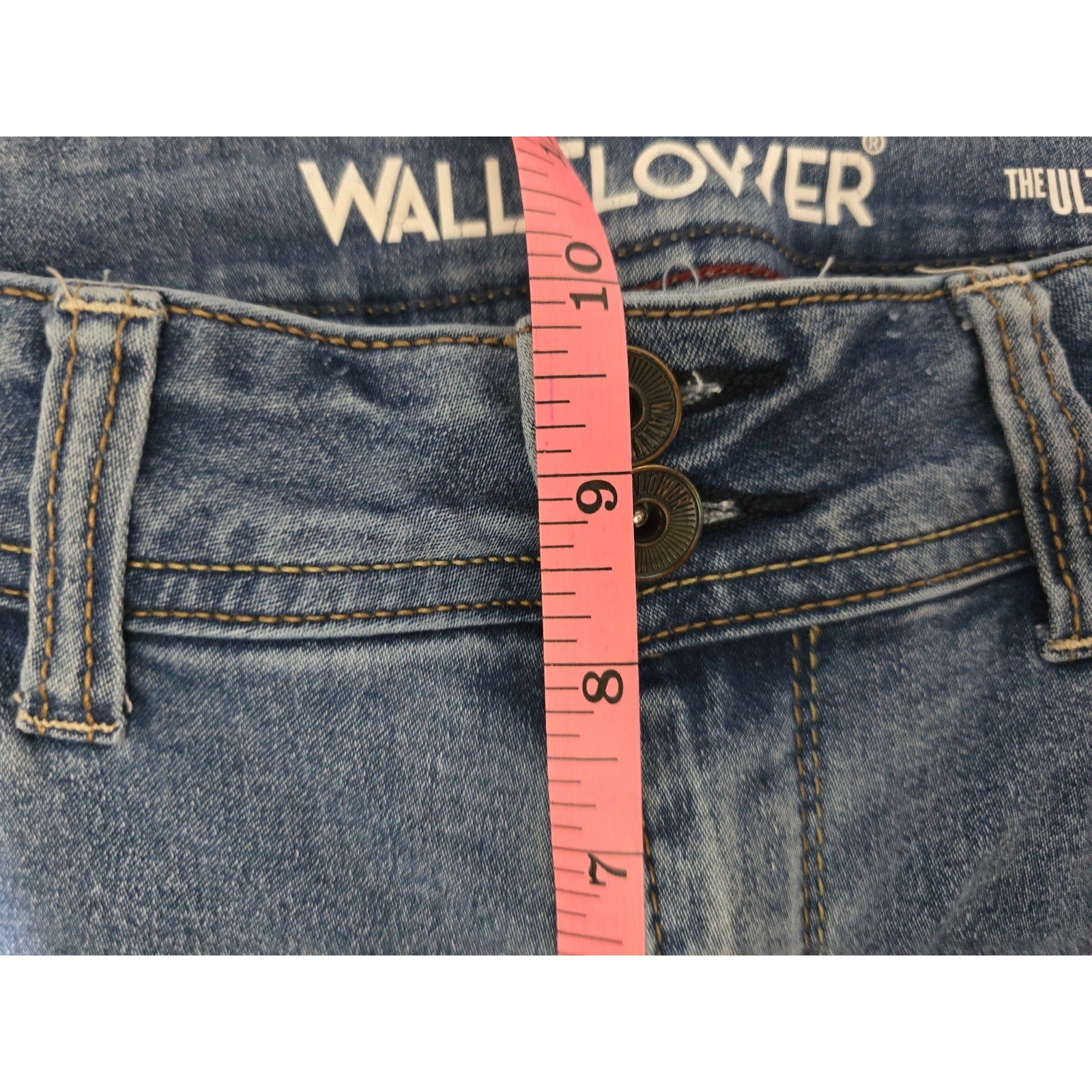 WallFlower Juniors Size 13 The Ultra Fit Distressed Cuffed Crop Capri Jeans