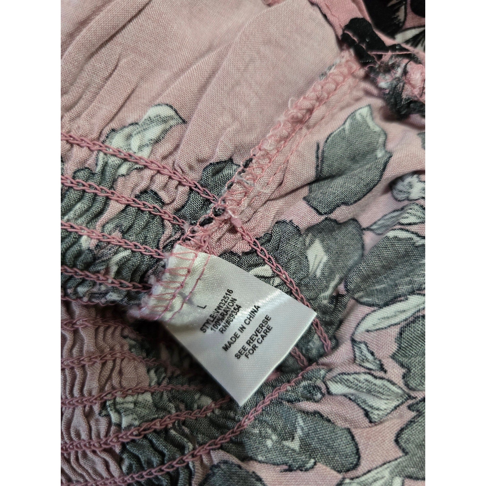 Adrienne Vittadini Pink Floral Smocked Long Sleeve Blouse – Size Large