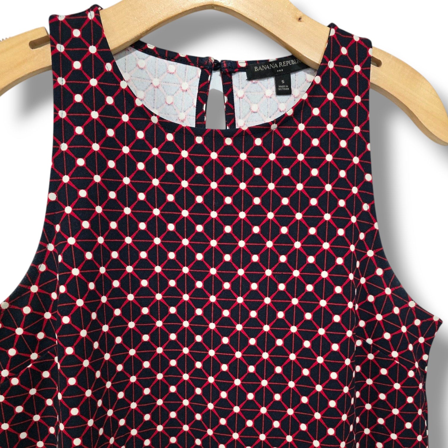 Banana Republic Women’s Burgundy Geometric Sleeveless Shift Dress – Size Small