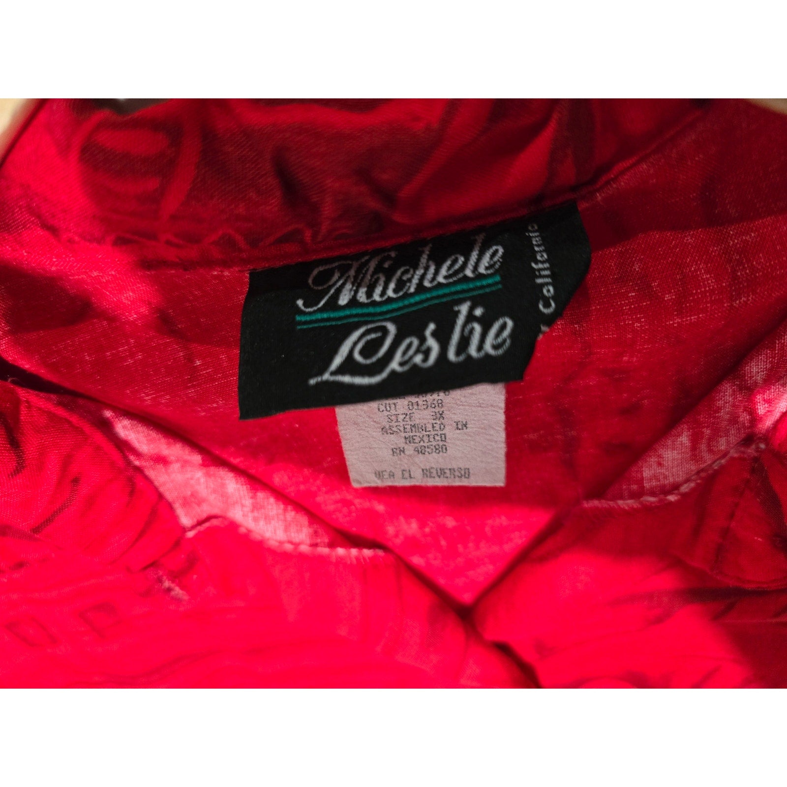Michele Leslie of California Vintage Women’s Red Abstract Button-Up Top Size 3X