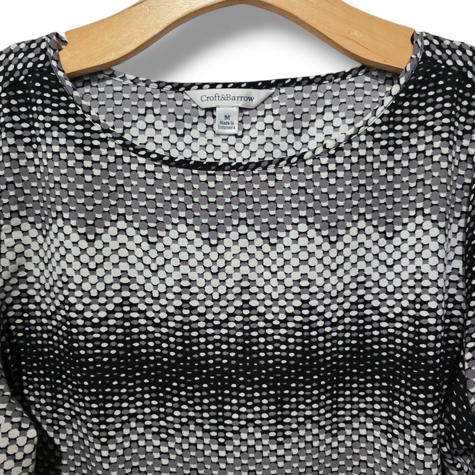Croft & Barrow Women’s Geometric Print Convertible Sleeve Blouse – Size M