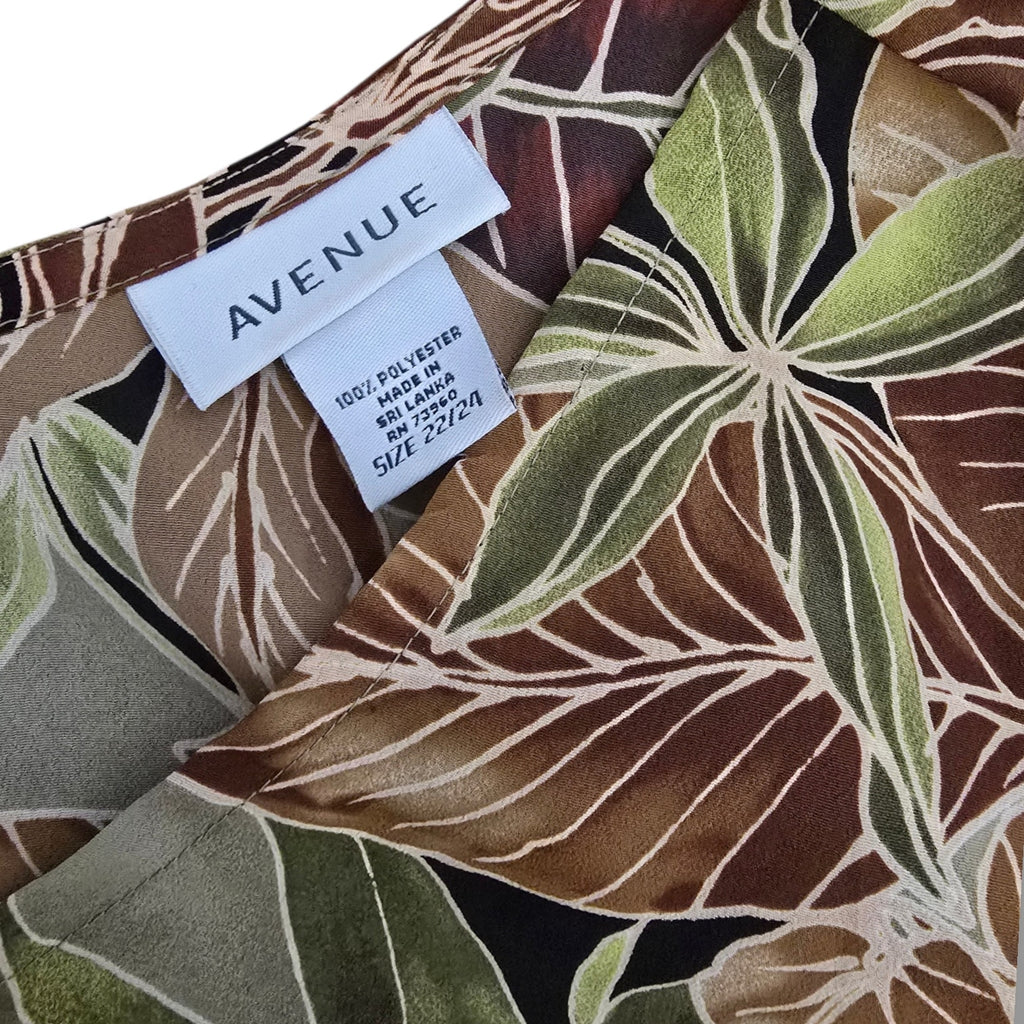 Avenue Women's Size 22/24 Green Brown Tropical Palm Leaf V-Neck Tank Top
