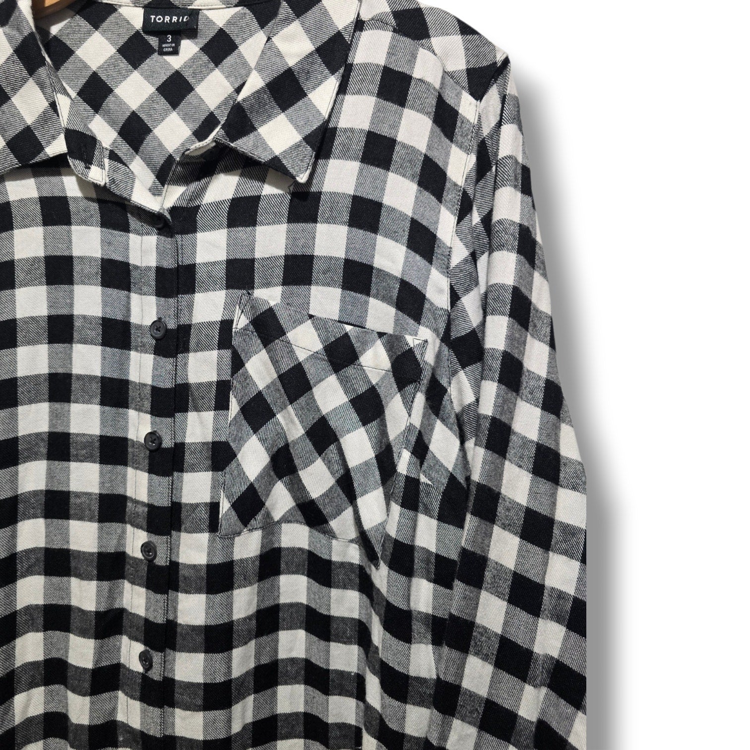 Torrid Size 3 Black White Buffalo Plaid Button Down Flannel Shirt Plus Size