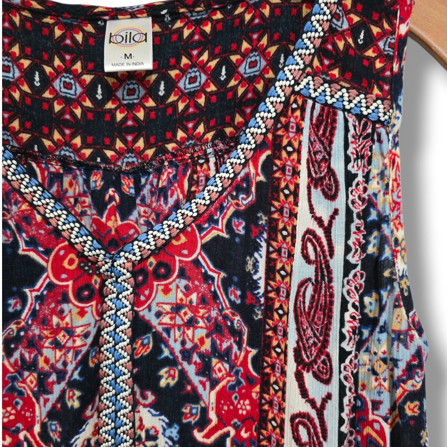 Bila women's Geometric Paisley Embroidered Split Neck Tank Top