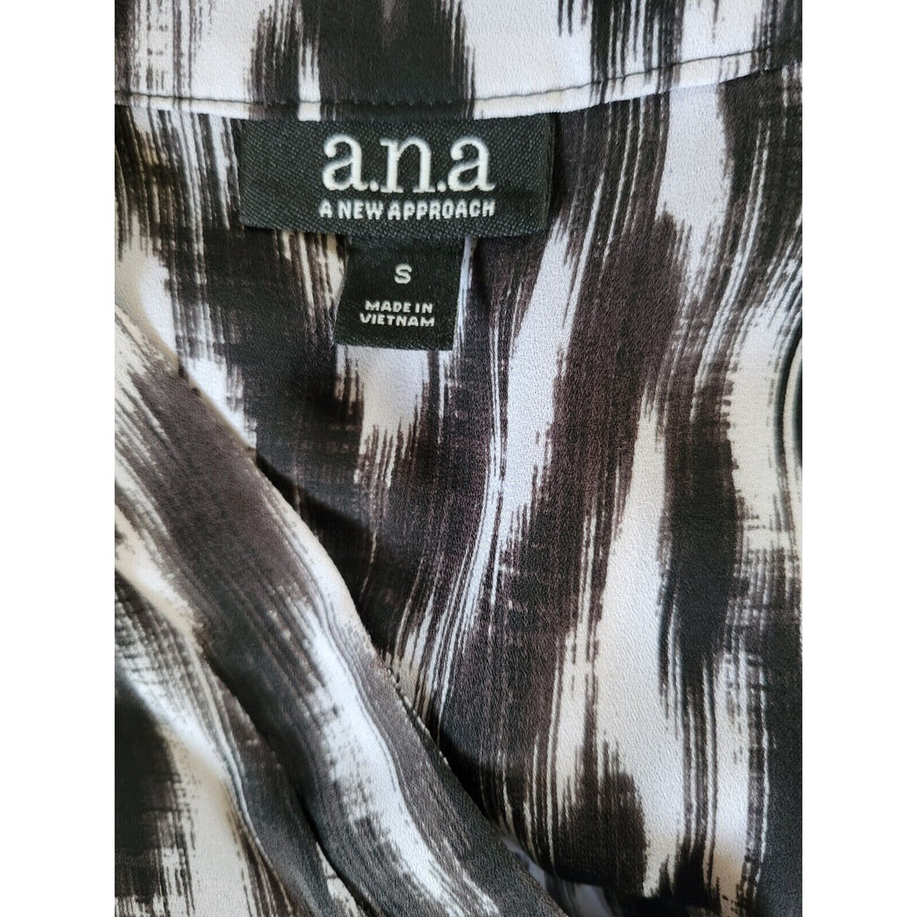 a.n.a A New Approach Black White Abstract Blouse Women’s Small 3/4 Sleeve